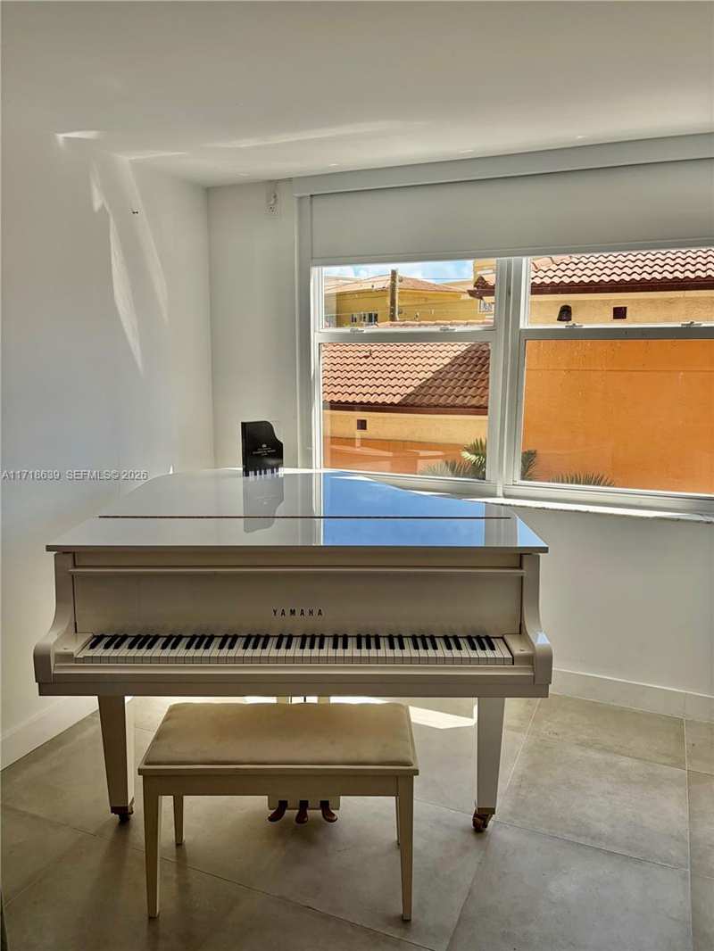 90 Alton Rd # 303, Miami Beach FL 33139