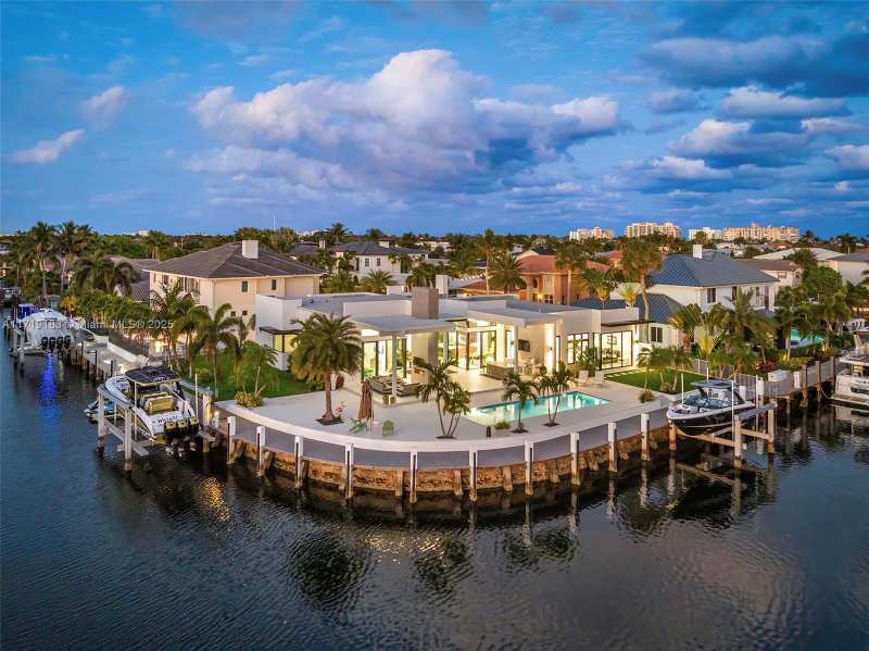 3701 NE 26th Ave, Lighthouse Point FL 33064
