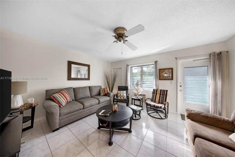 15610 NE 6th Ave # 8D, Miami FL 33162