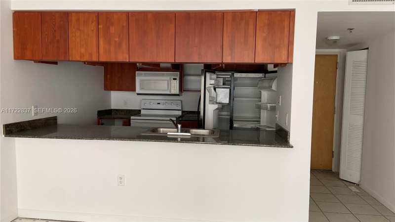 1200 Brickell Bay Dr # 2007, Miami FL 33131