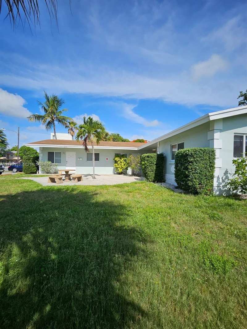 1231 NE 23rd Ave, Pompano Beach FL 33062