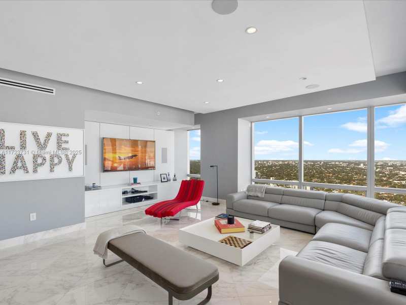 1425 Brickell Ave, Miami FL 33131
