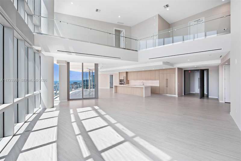 851 NE 1st Ave # 5411, Miami FL 33132