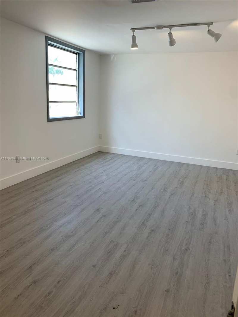 638 NW 62nd St, Miami FL 33150