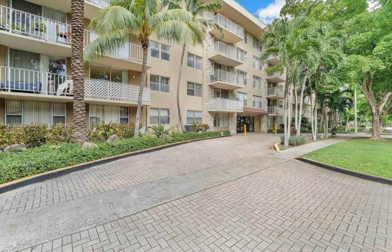 1805 Sans Souci Blvd # 429, North Miami FL 33181