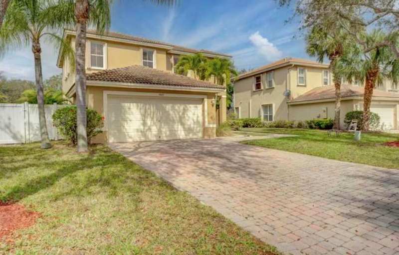 5012 Victoria Circle, West Palm Beach FL 33409