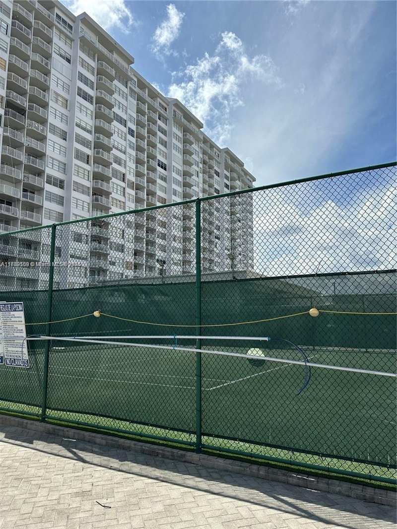 18031 Biscayne Blvd, Aventura FL 33160