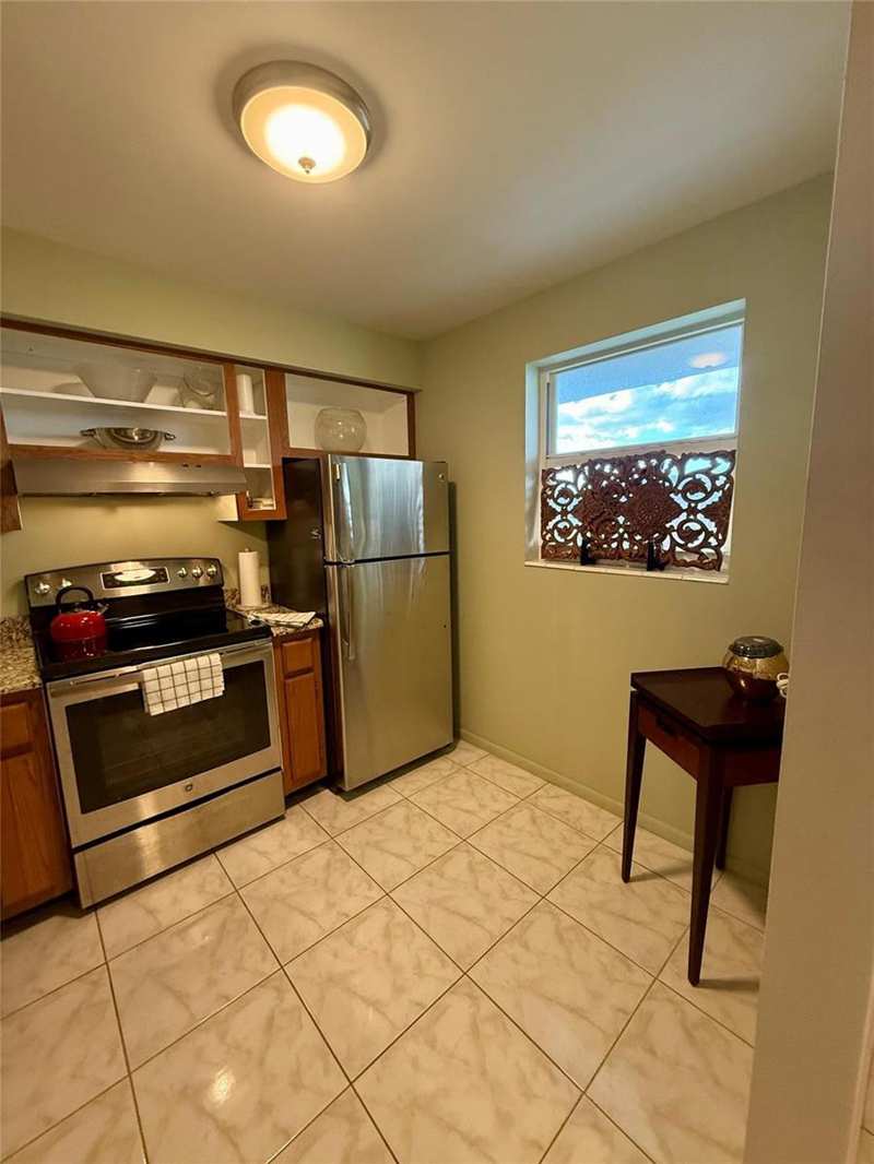 2800 NW 47th Terrace # 403b, Lauderdale Lakes FL 33313