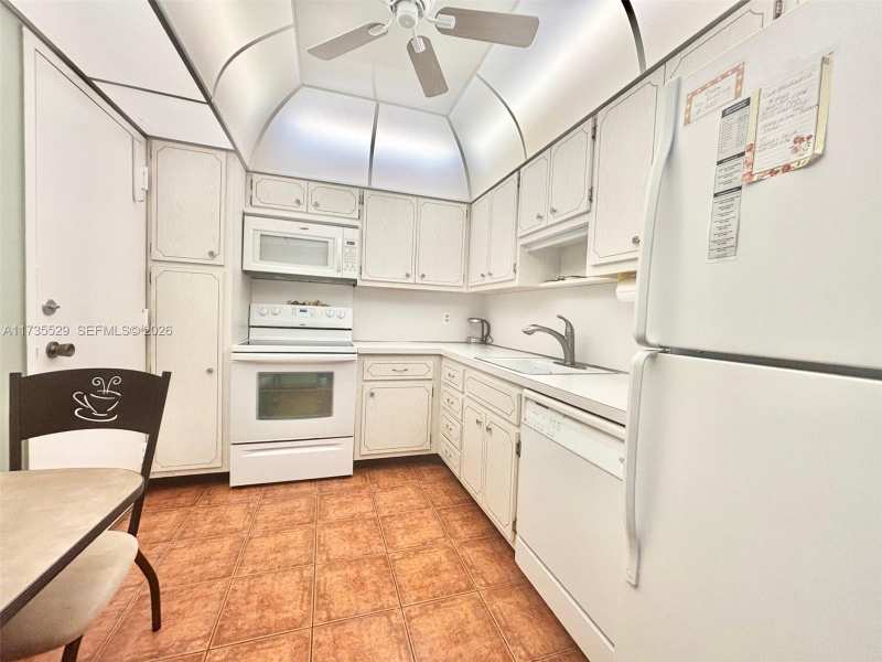1965 S Ocean Dr # 11N, Hallandale Beach FL 33009