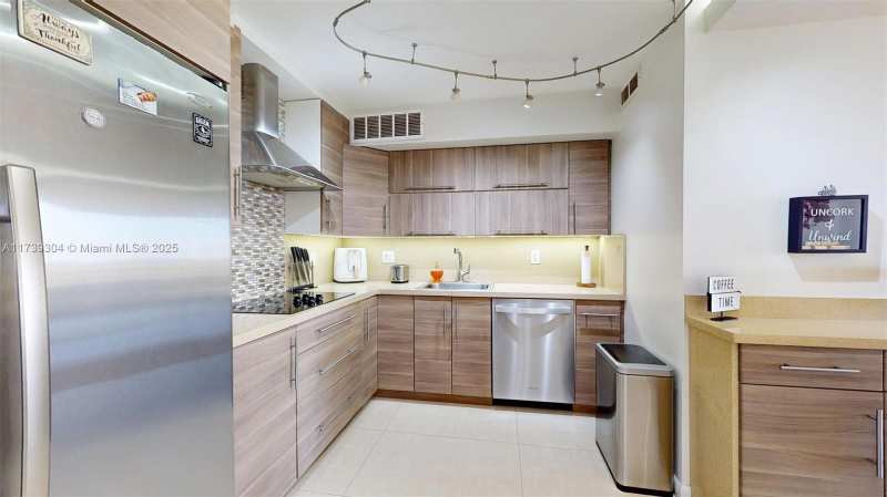 600 N Three Islands Blvd # 803, Hallandale Beach FL 33009