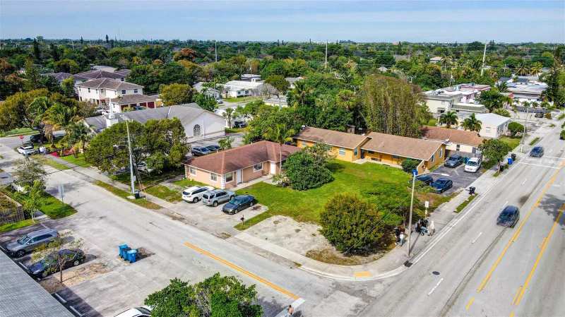 25 NW 11th Street, Fort Lauderdale FL 33311