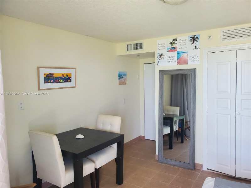 17555 Collins Ave, Sunny Isles Beach FL 33160