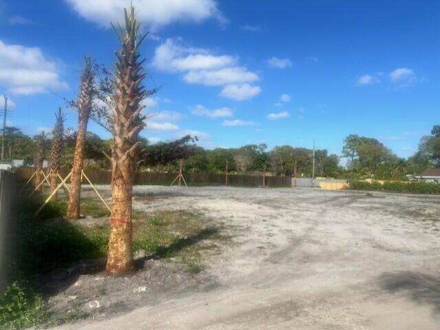 447 Tall Pines Road, West Palm Beach FL 33415