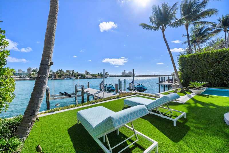 227 E DILIDO DR, Miami Beach FL 33139