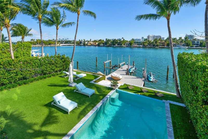 227 E DILIDO DR, Miami Beach FL 33139