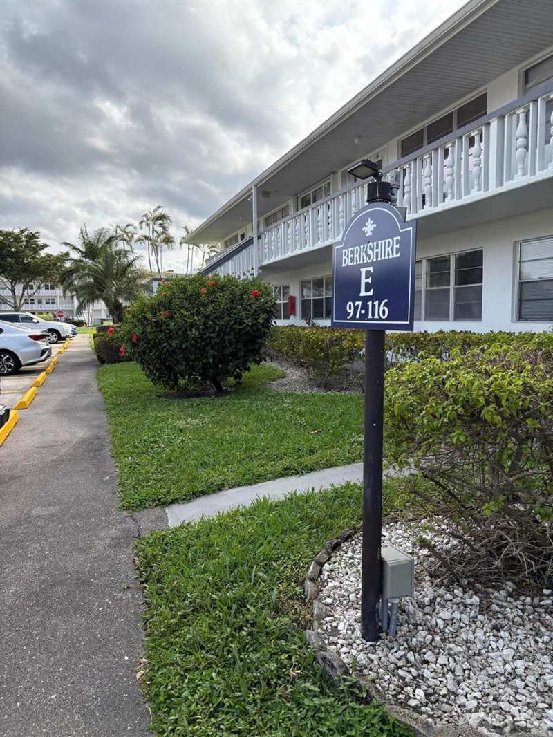 113 Berkshire E, West Palm Beach FL 33417