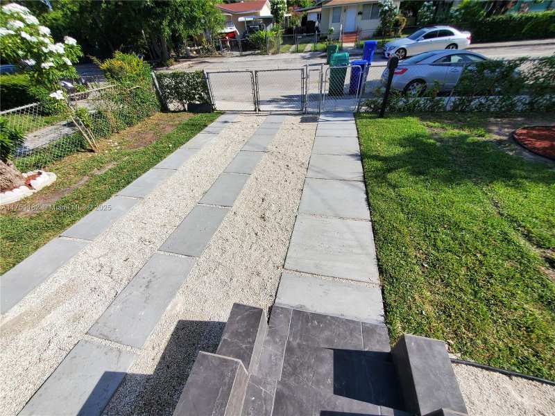 70 NW 33rd St, Miami FL 33127