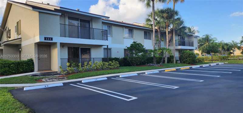 111 Gardens Dr # 203, Pompano Beach FL 33069