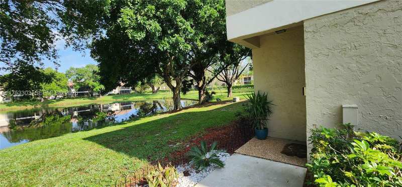 111 Gardens Dr # 203, Pompano Beach FL 33069