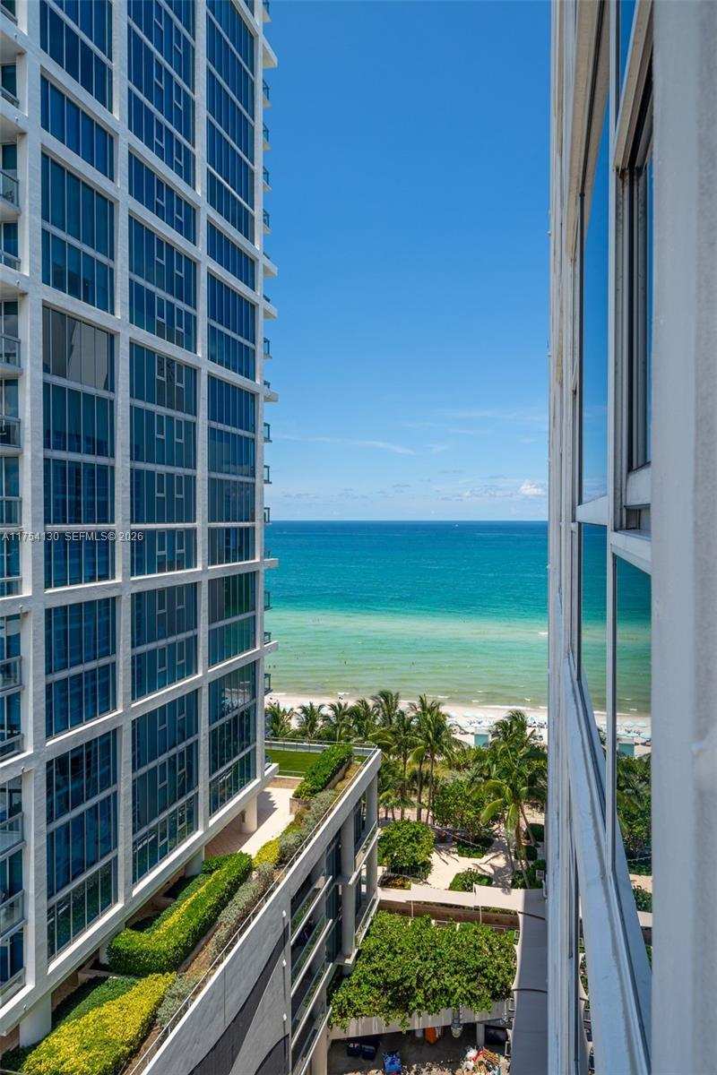 6801 Collins Ave, Miami Beach FL 33141