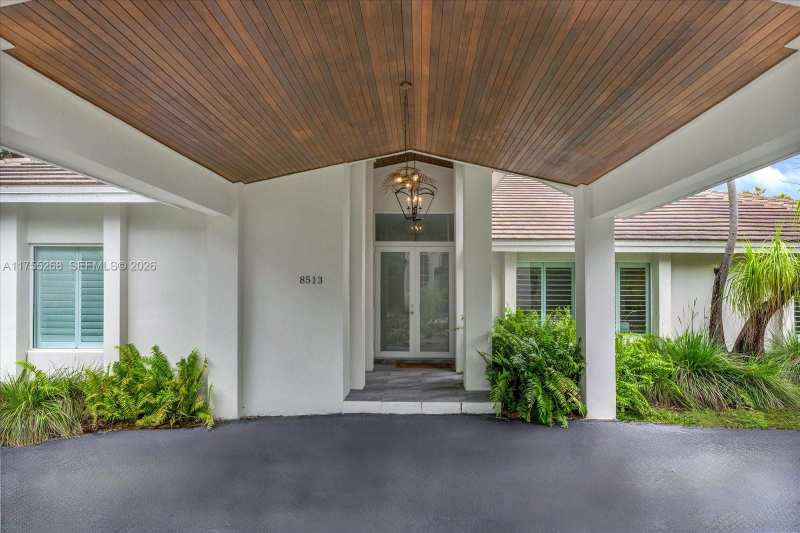 8513 SW 169 Ter, Palmetto Bay FL 33157