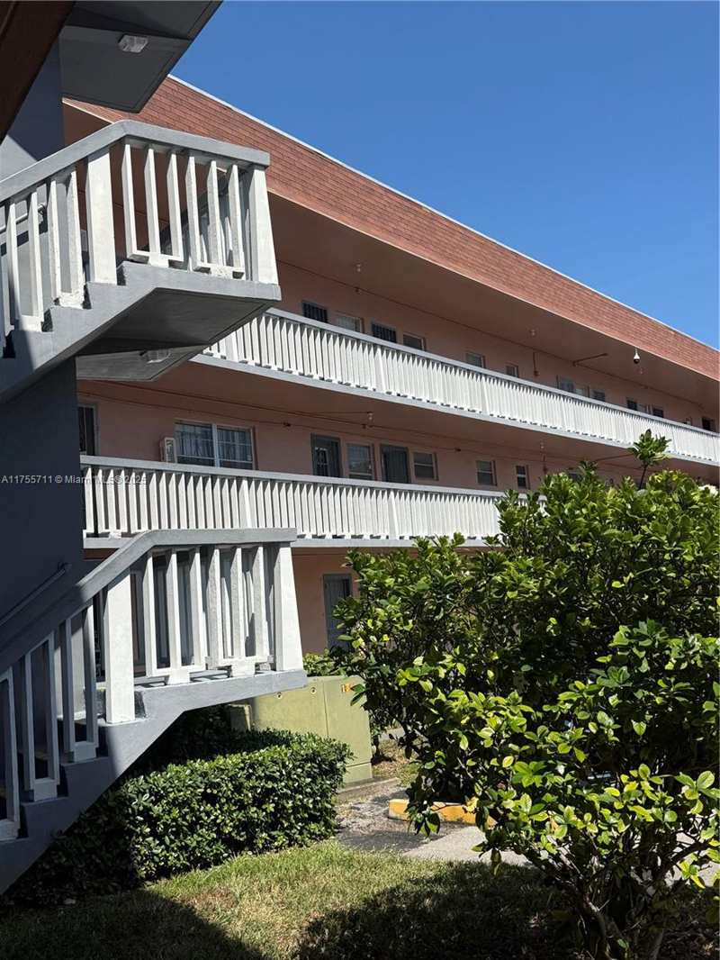 18555 NE 14th Ave # B, Miami FL 33179