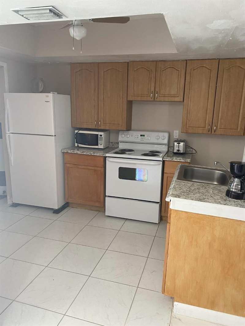 1110 S 29th Avenue, Hollywood FL 33020