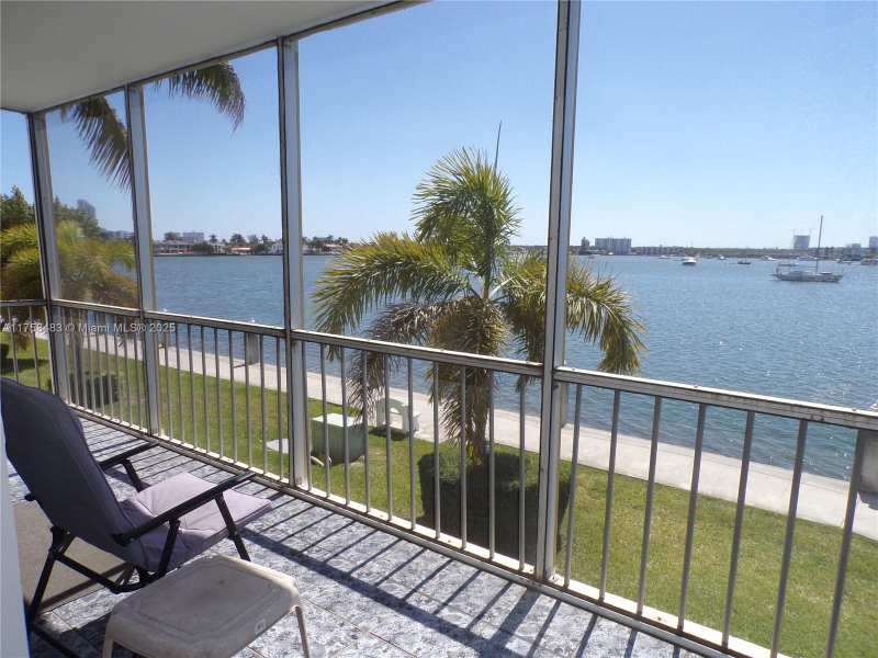 3000 Marcos Dr # P206, Aventura FL 33160