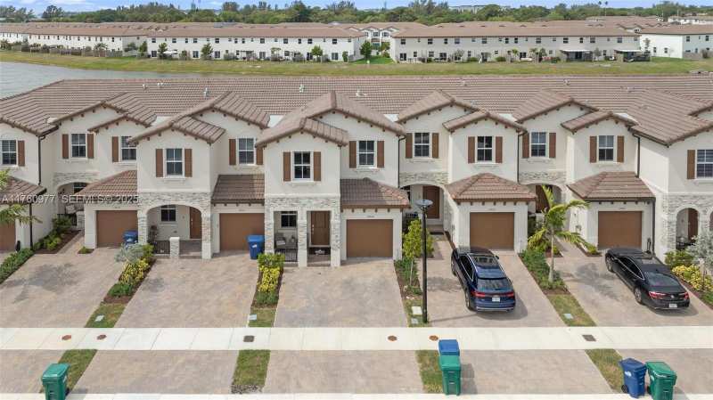 12824 NW 22nd Pl # 12824, Miami FL 33167