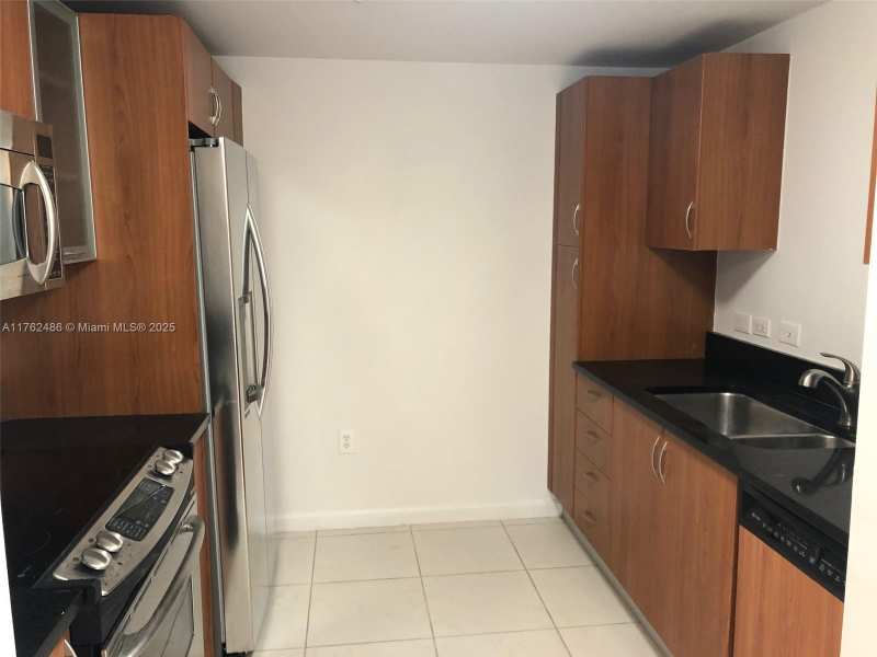 2775 NE 187th St # 527, Aventura FL 33180