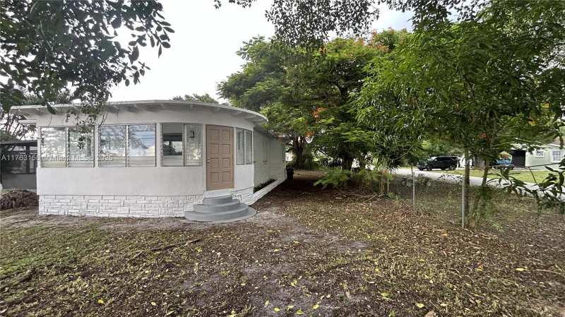 205 Seaman Ave, Opa-Locka FL 33054