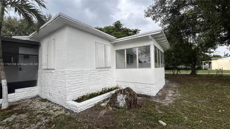 205 Seaman Ave, Opa-Locka FL 33054