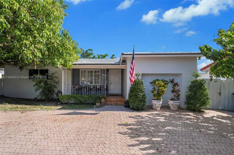 5810 SW 22nd St, Miami FL 33155