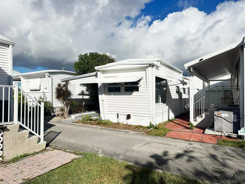 23 Hibiscus Drive # I, Briny Breezes FL 33435