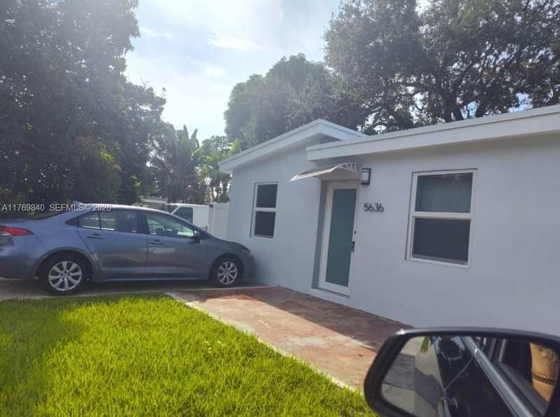 5636 Arthur St, Hollywood FL 33021