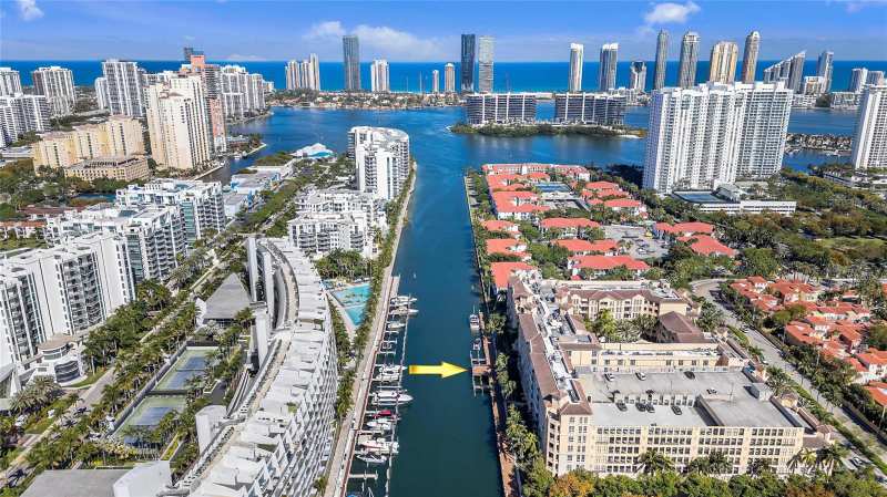3001 NE 185th Street # 111, Aventura FL 33180