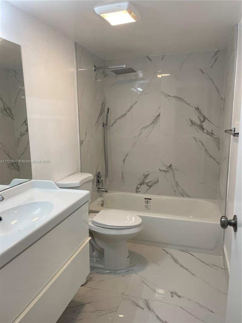 6175 NW 57th St # 116, Tamarac FL 33319