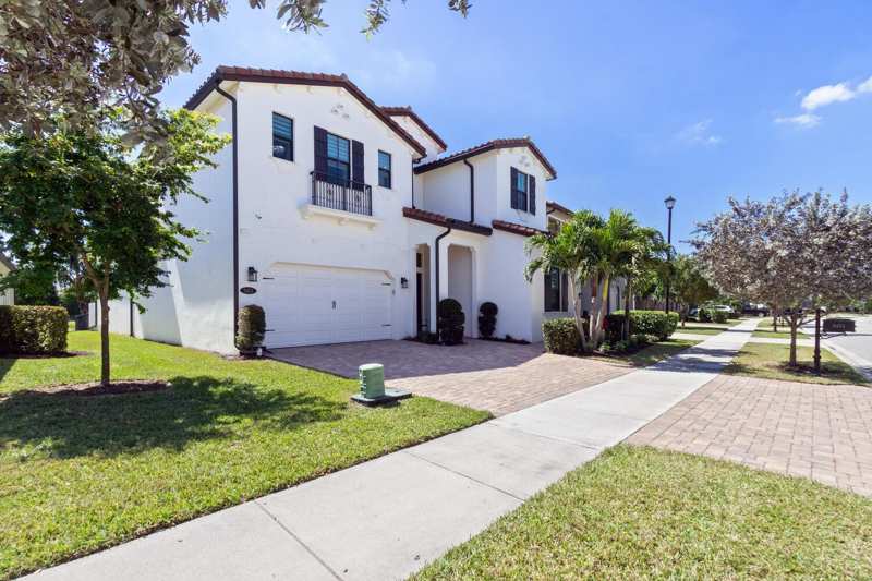 8451 Grand Prix Lane, Boynton Beach FL 33472