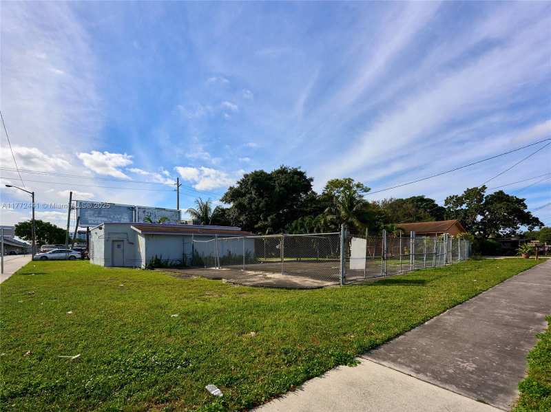 5832 NW 27th Ave, Miami FL 33142