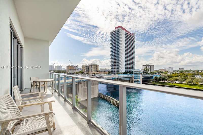 4010 S Ocean Dr # R406, Hollywood FL 33019
