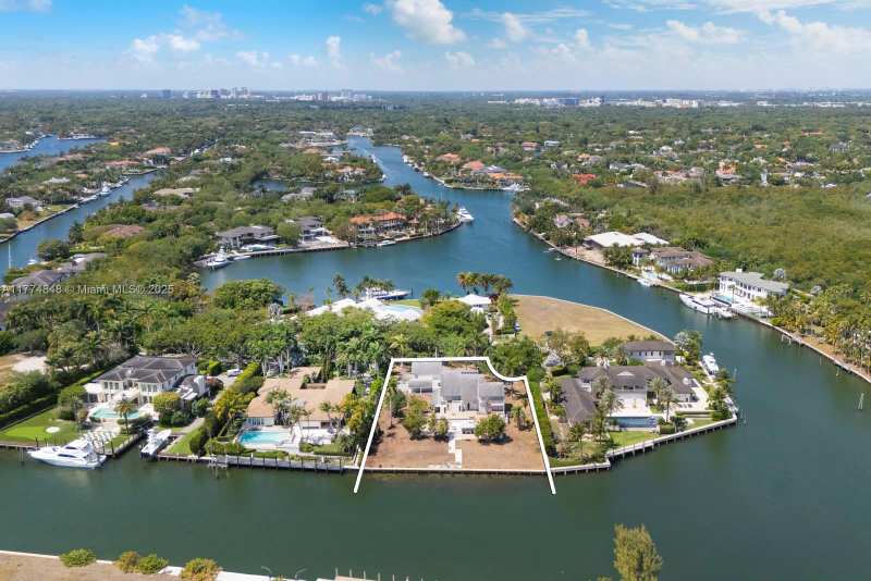 30 Leucadendra Dr, Coral Gables FL 33156