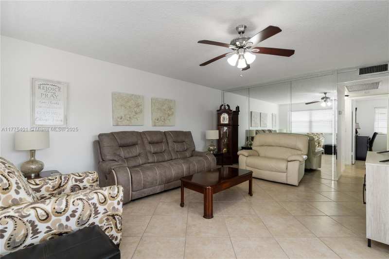 40 Harwood B # 40, Deerfield Beach FL 33442