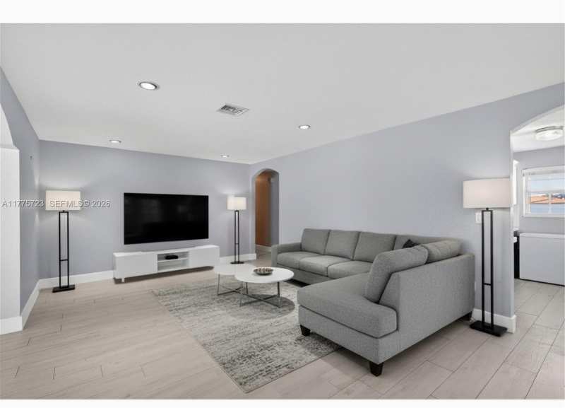 217 SE 5th St, Dania Beach FL 33004