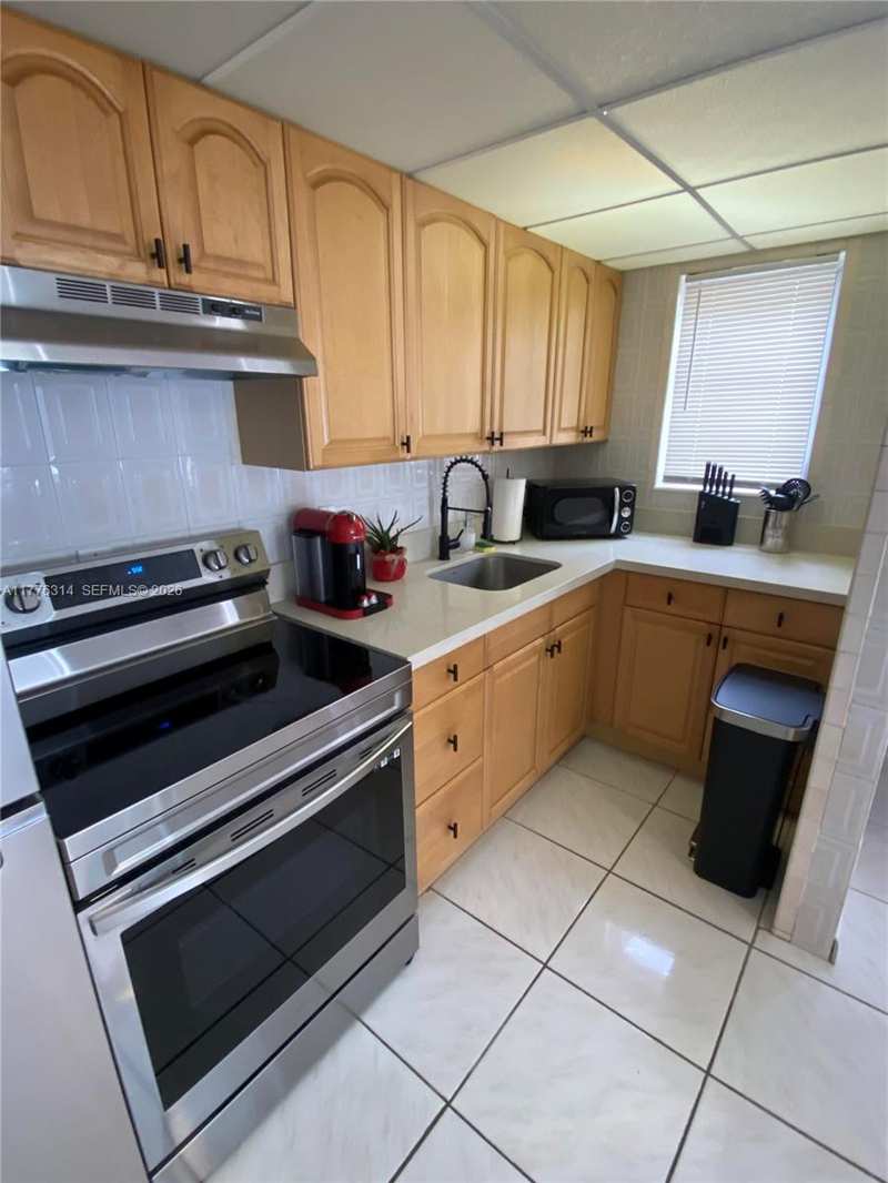 3210 Canal Dr # 8, Pompano Beach FL 33062