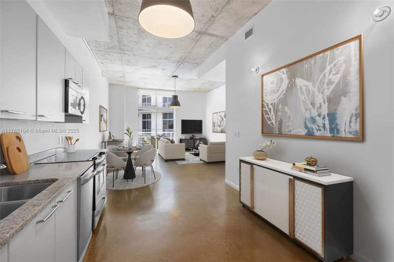 2001 Meridian Ave # 412, Miami Beach FL 33139