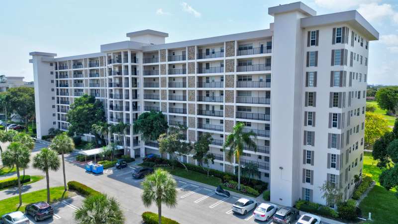 3050 N Palm Aire Drive # 505, Pompano Beach FL 33069