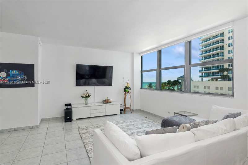 5055 Collins Ave # 5F, Miami Beach FL 33140
