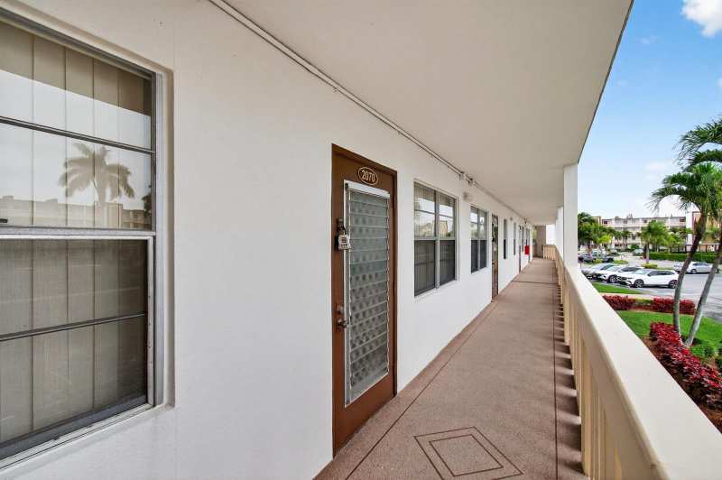 2070 Guildford D, Boca Raton FL 33434