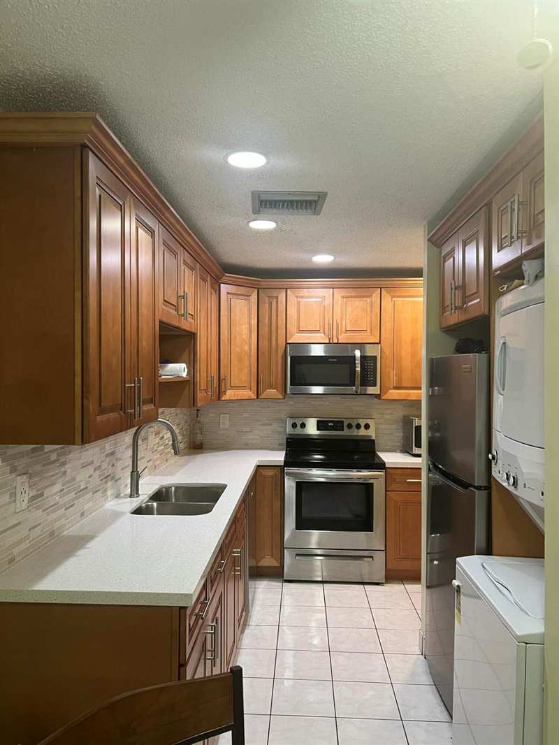1835 NW 18th Street # 104, Delray Beach FL 33445