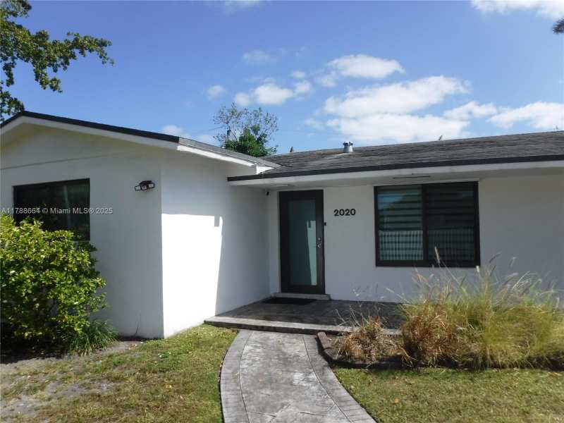 2020 NE 203rd St, Miami FL 33179